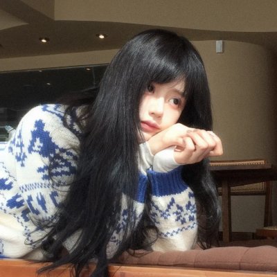 弱比少男闯女校